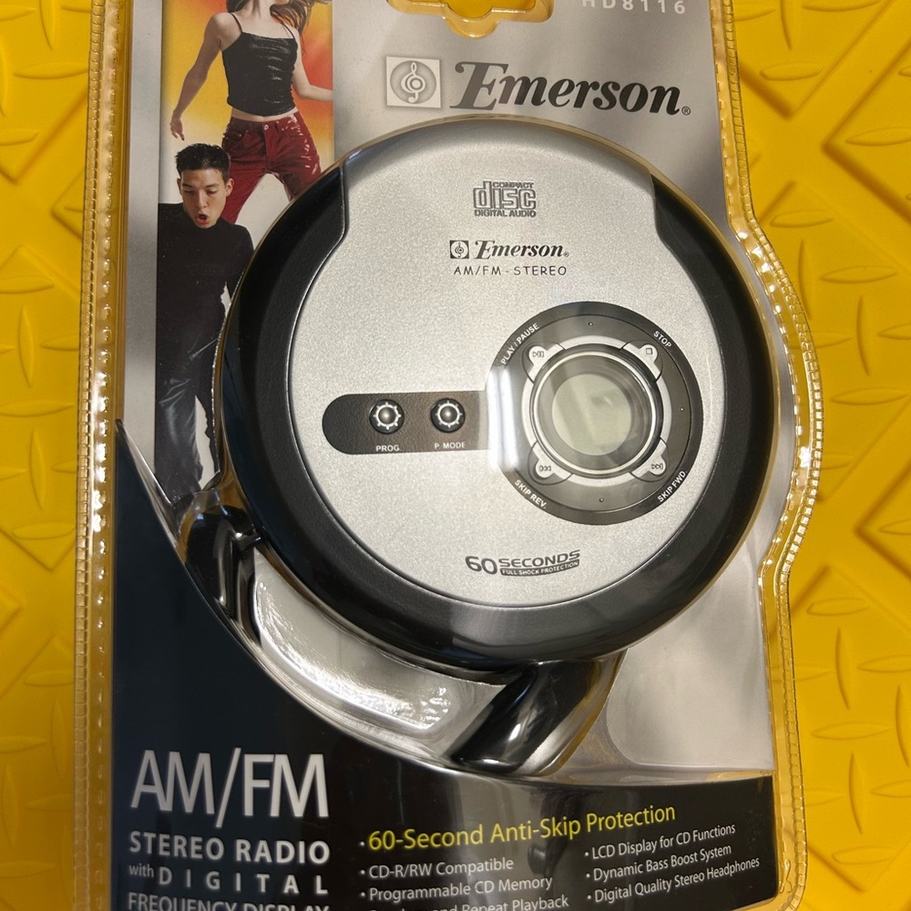 Emerson Black Portable CD Player with AM/FM Stereo